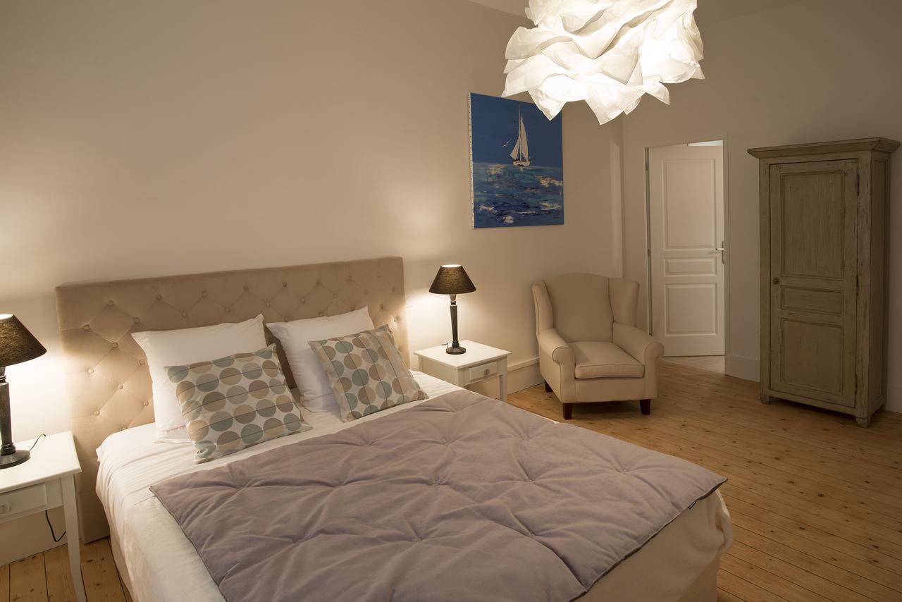 Le Cercle Chambres Climatisees Coligny Esterno foto
