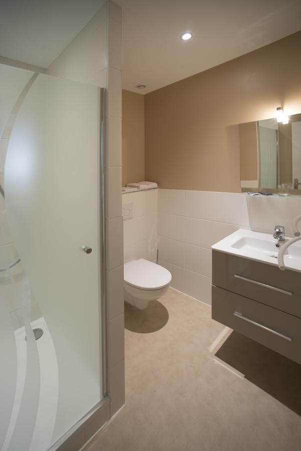 Le Cercle Chambres Climatisees Coligny Esterno foto