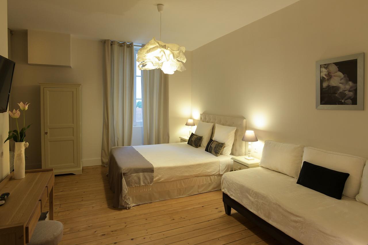Le Cercle Chambres Climatisees Coligny Esterno foto