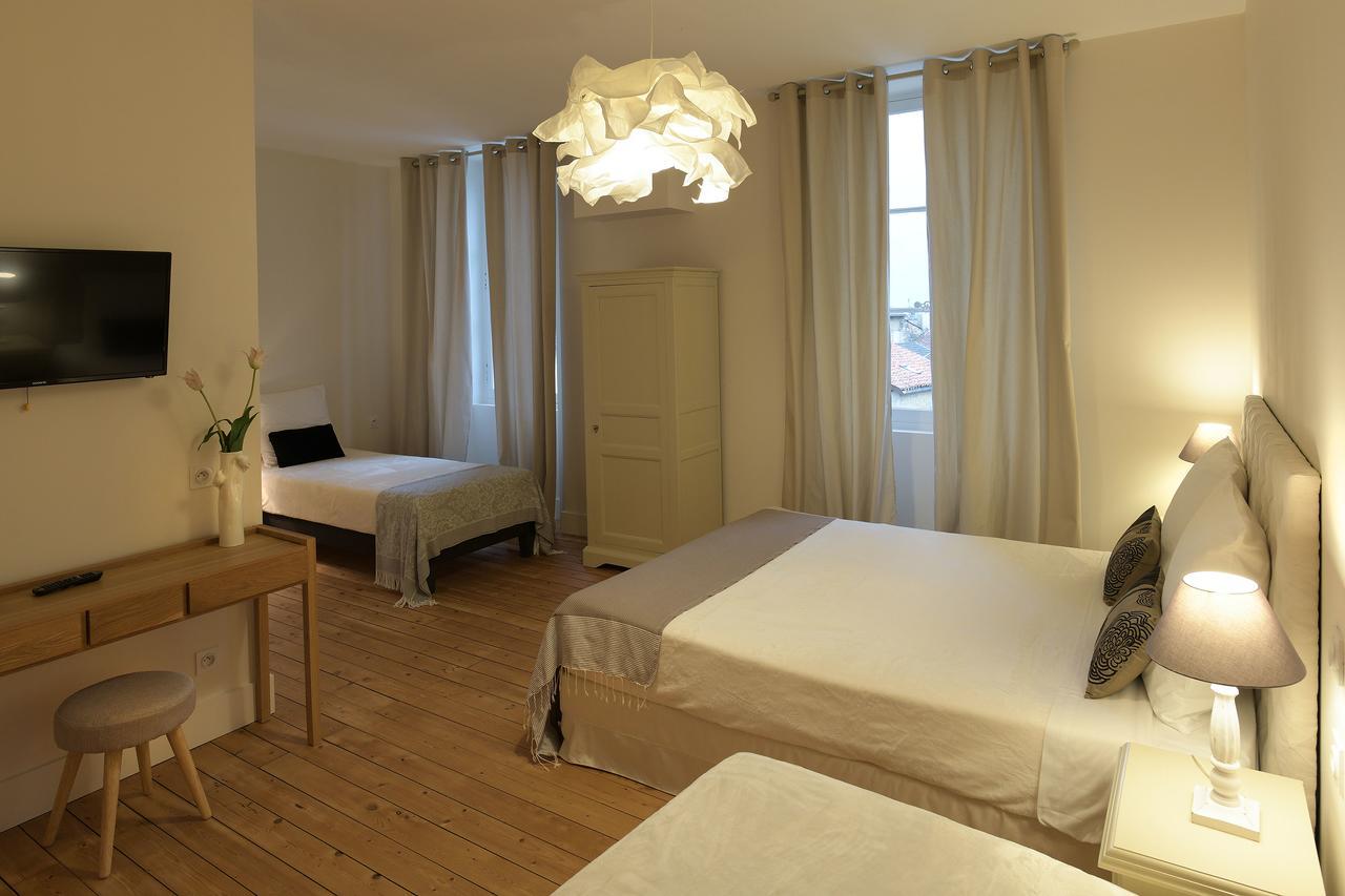 Le Cercle Chambres Climatisees Coligny Esterno foto