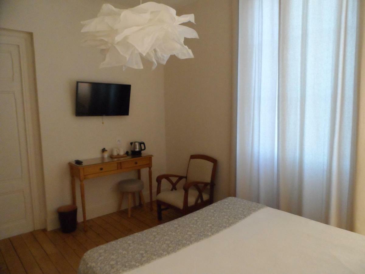 Le Cercle Chambres Climatisees Coligny Esterno foto